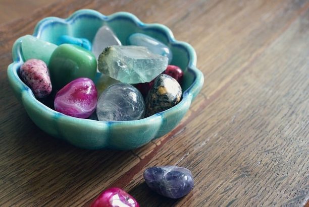 Read more about the article ​DifferenceS﻿ BETWEEN  Healing Crystals and Gemstones