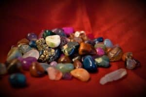 Read more about the article ​YOUR Lucky gemstones based on sun-signs
